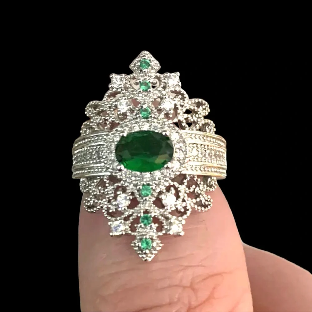 Gorgeous Victorian Style Emerald Ring
